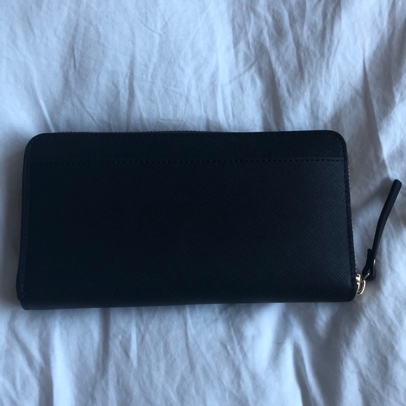 Kate Spade Newbury Lane Neda wallet in black - Picture 6 of 6